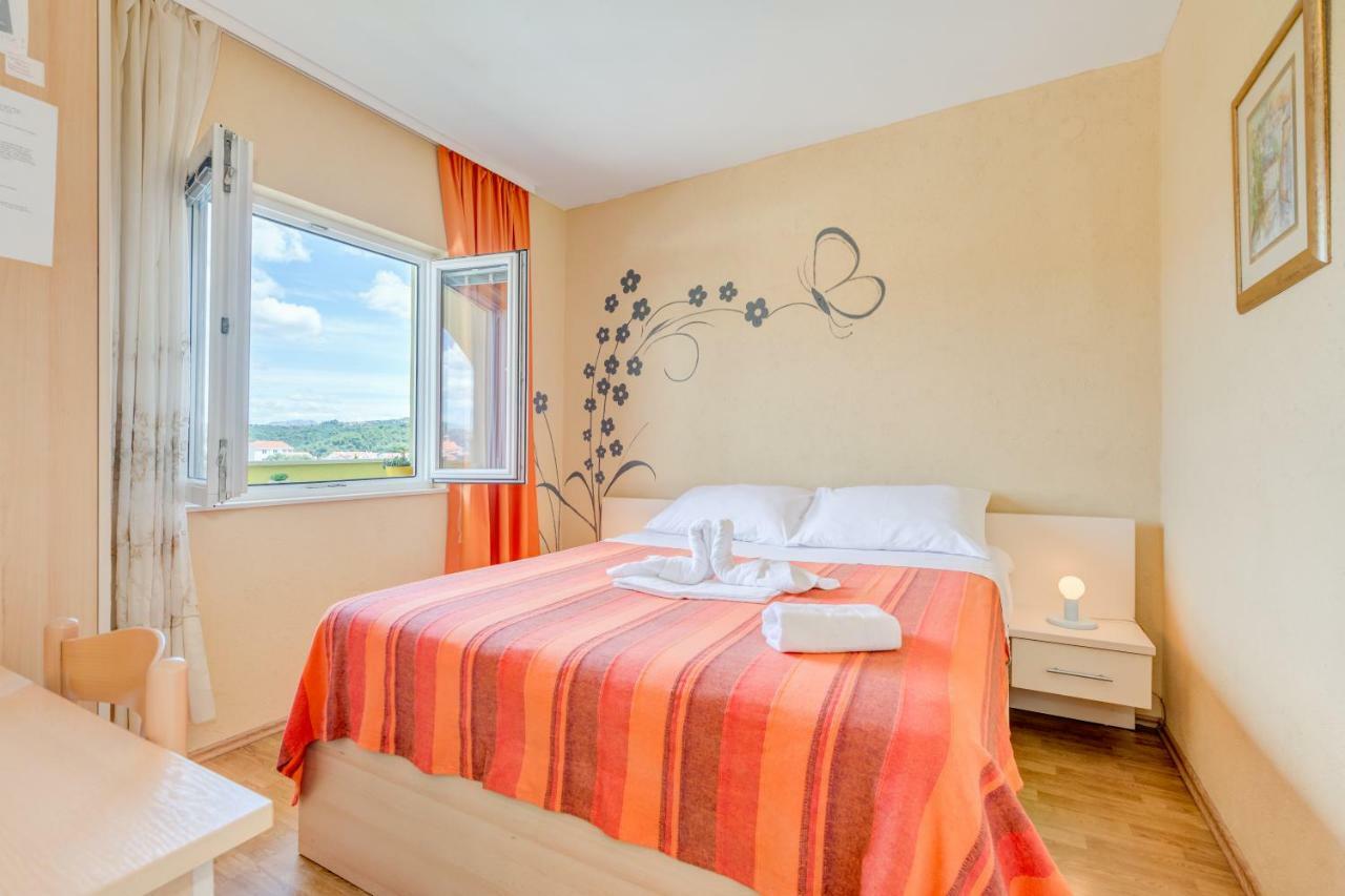 Apartments Petra Trogir Exterior photo